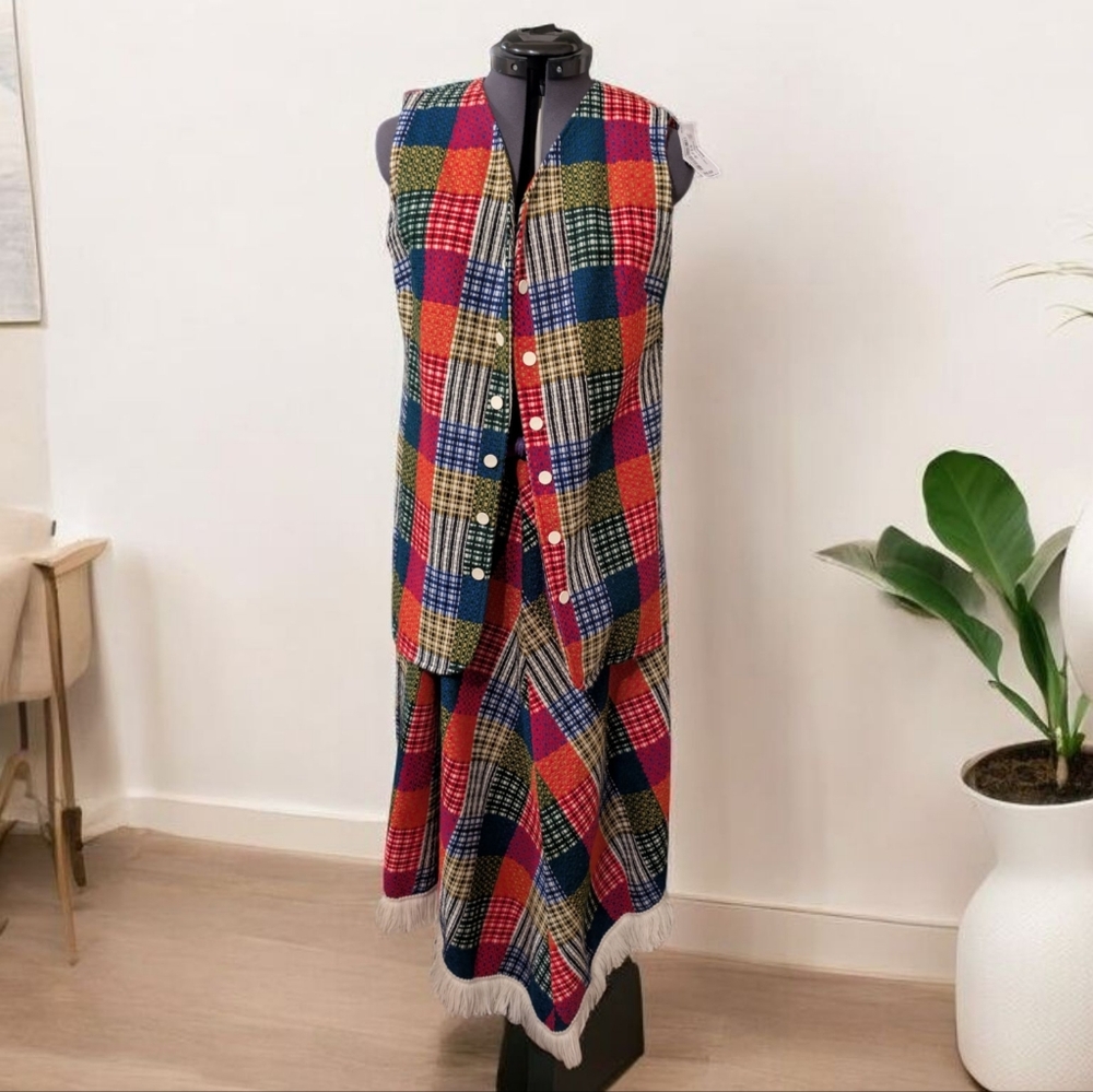 Elegant Plaid Skirt Set with Vest Vintage - Picture 3 of 15